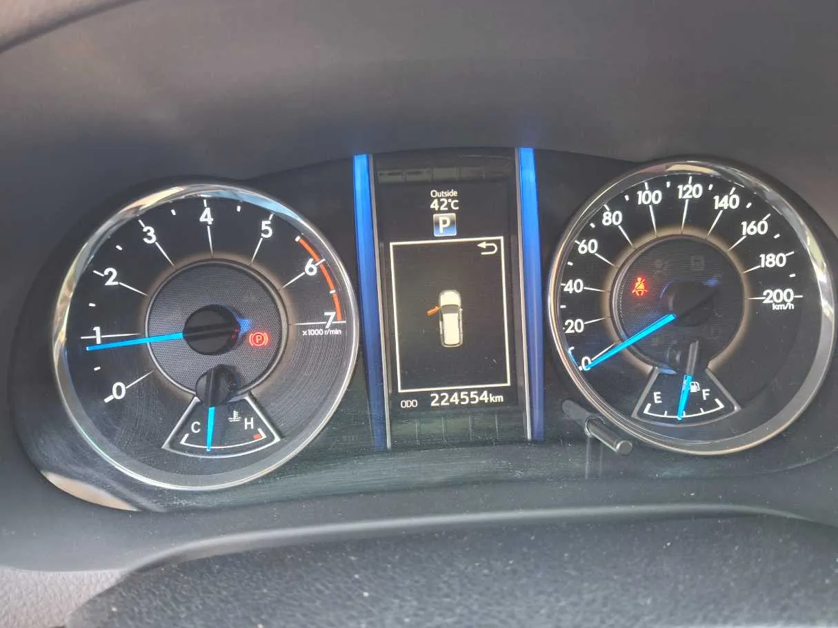Car image 18