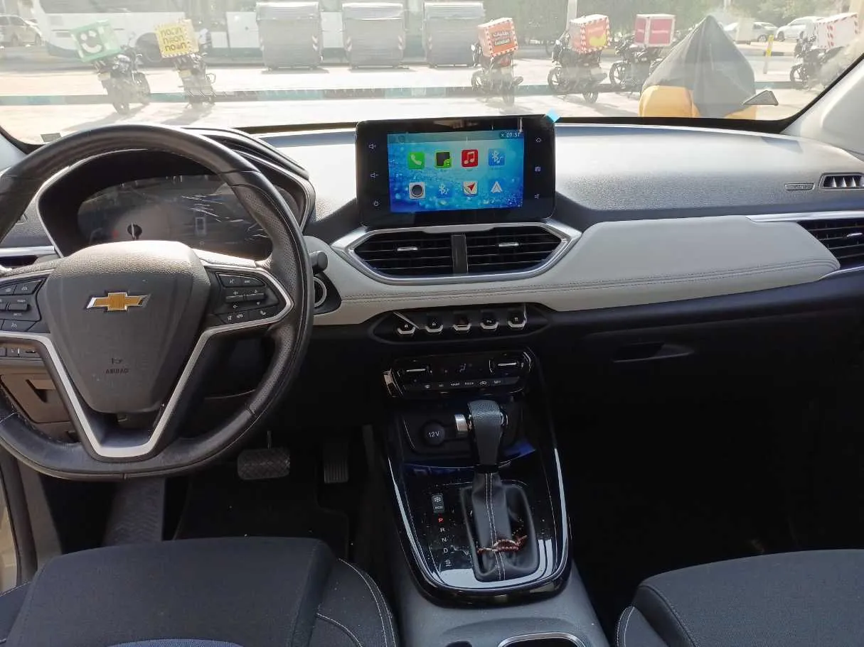Car image 17