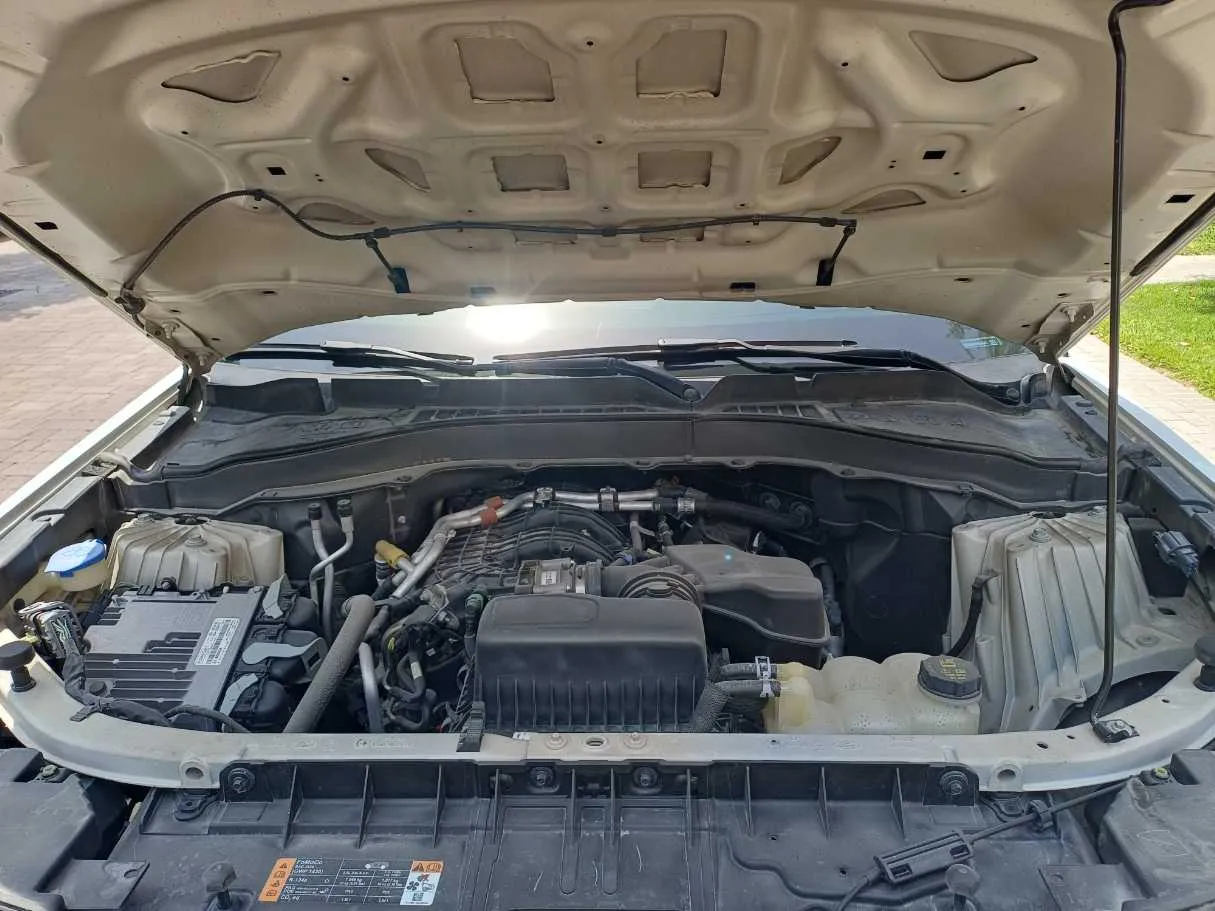 Car image 22