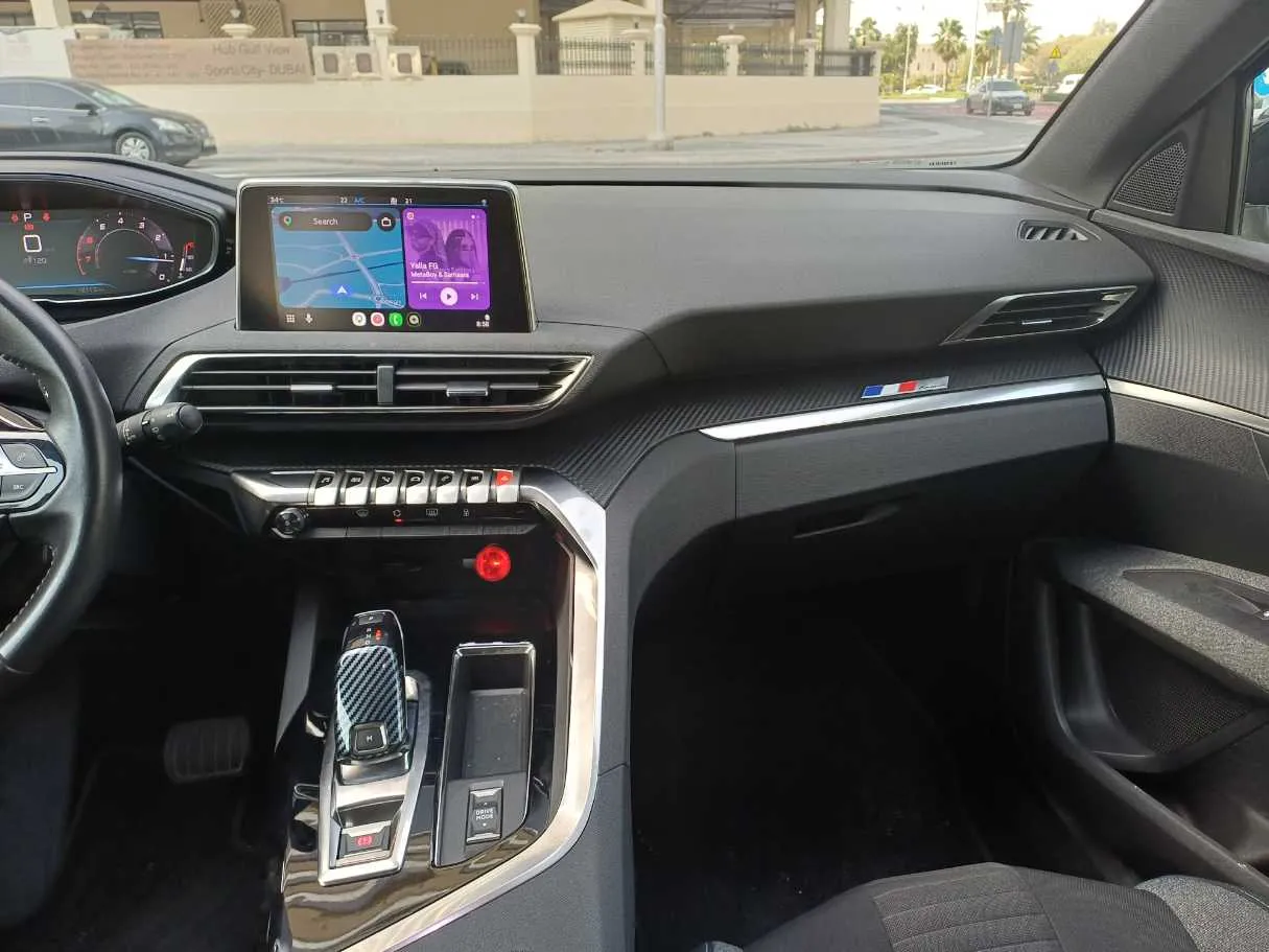 Car image 16