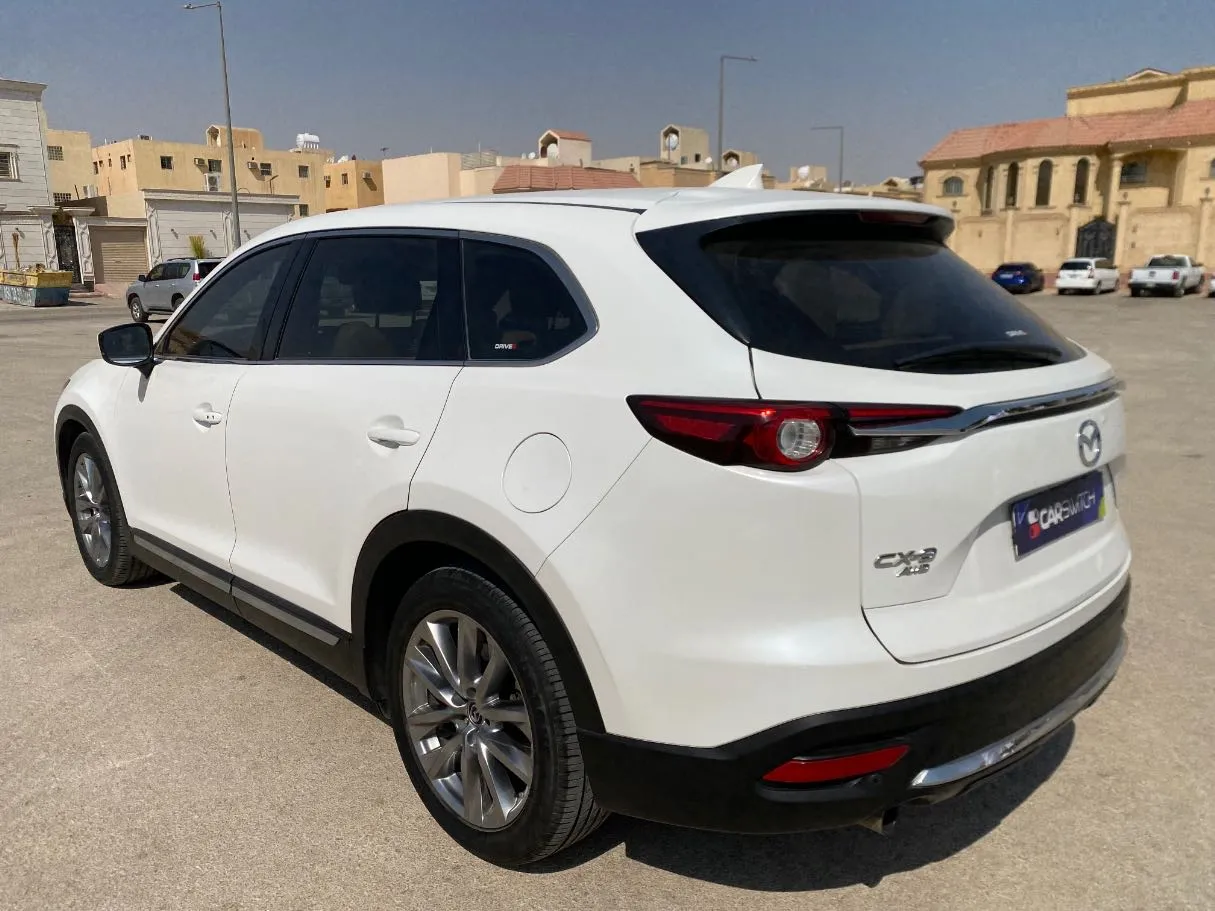 Car image 7