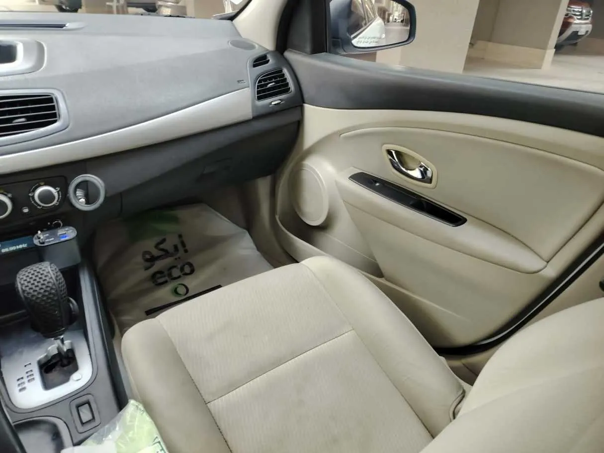 Car image 37