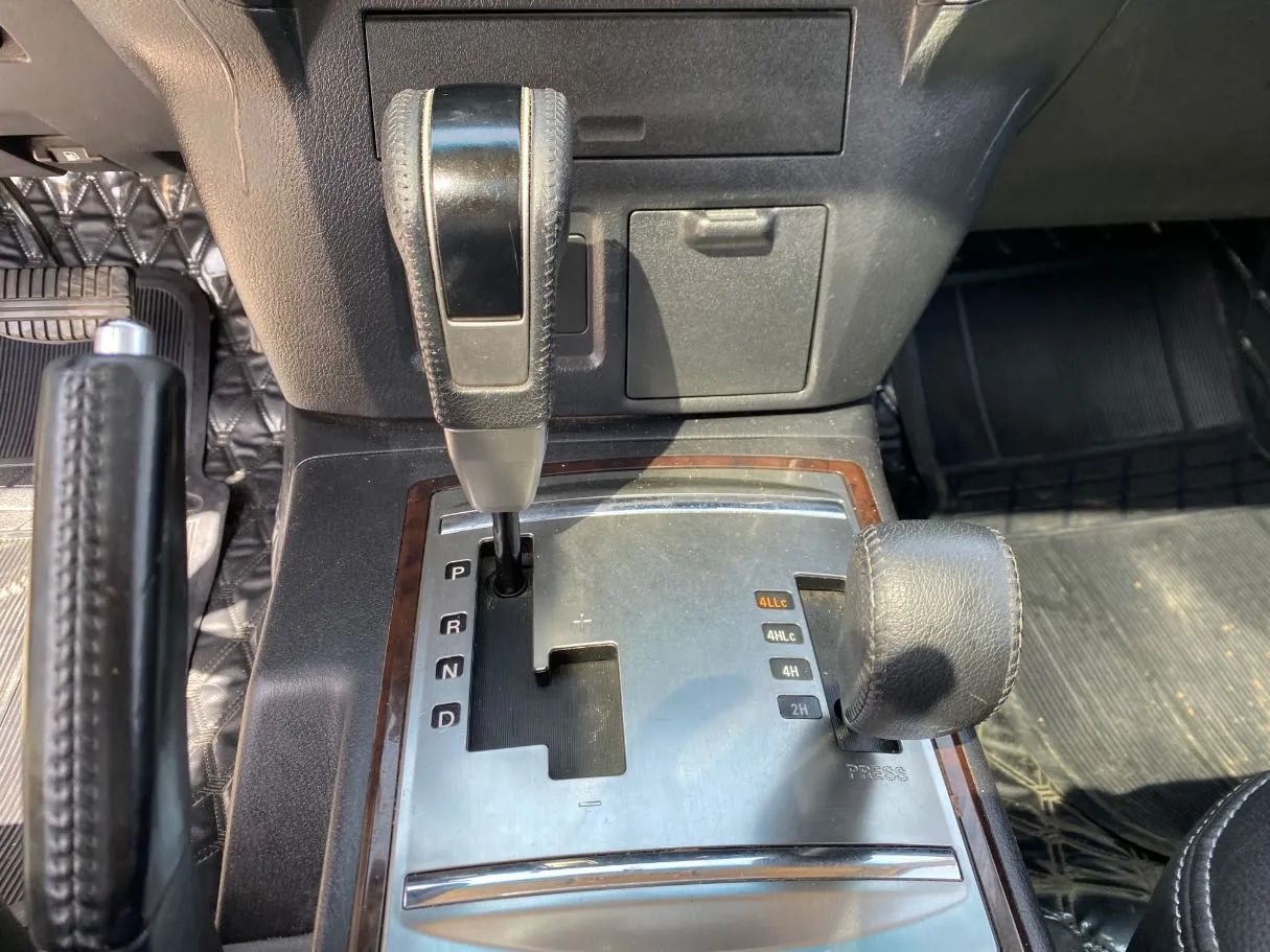 Car image 13