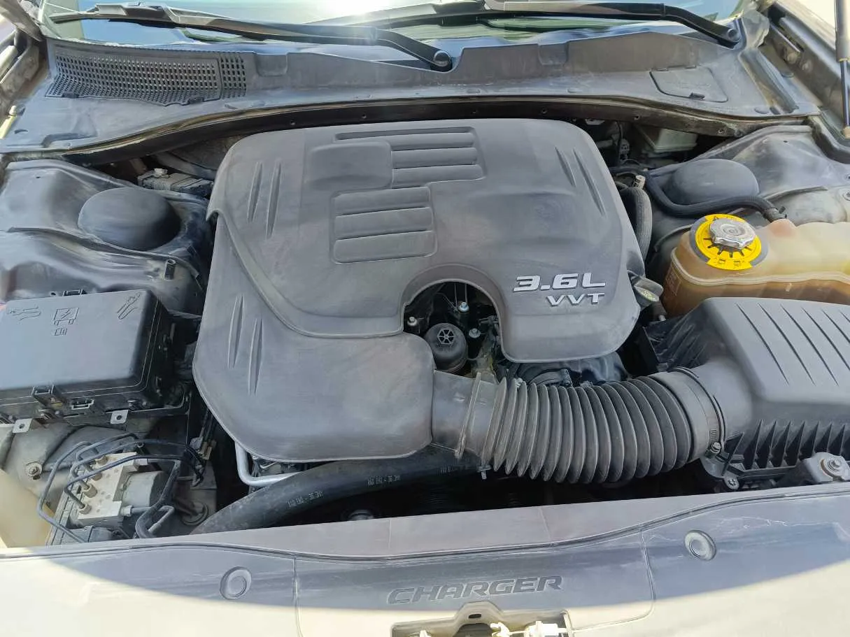 Car image 36
