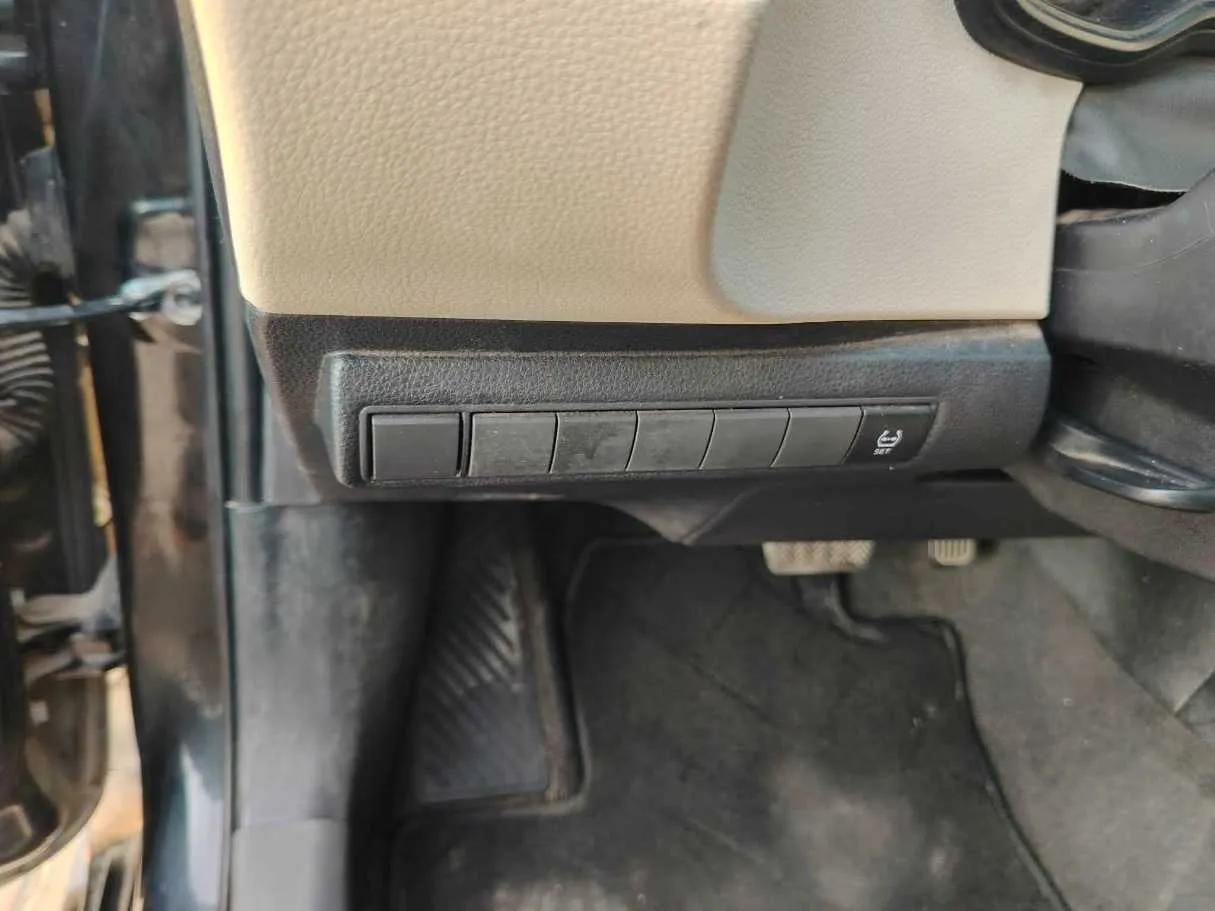 Car image 31