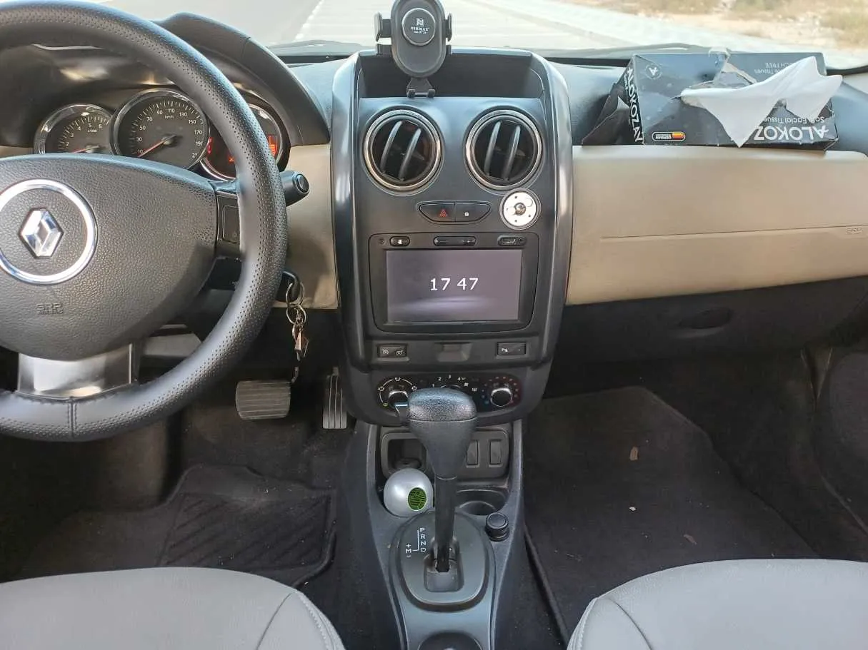 Car image 17