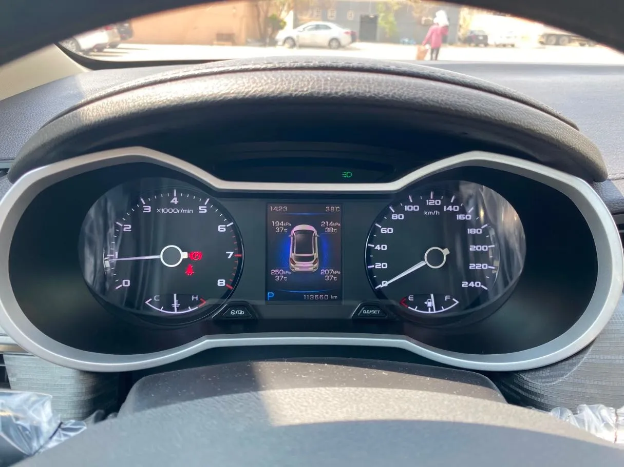 Car image 20