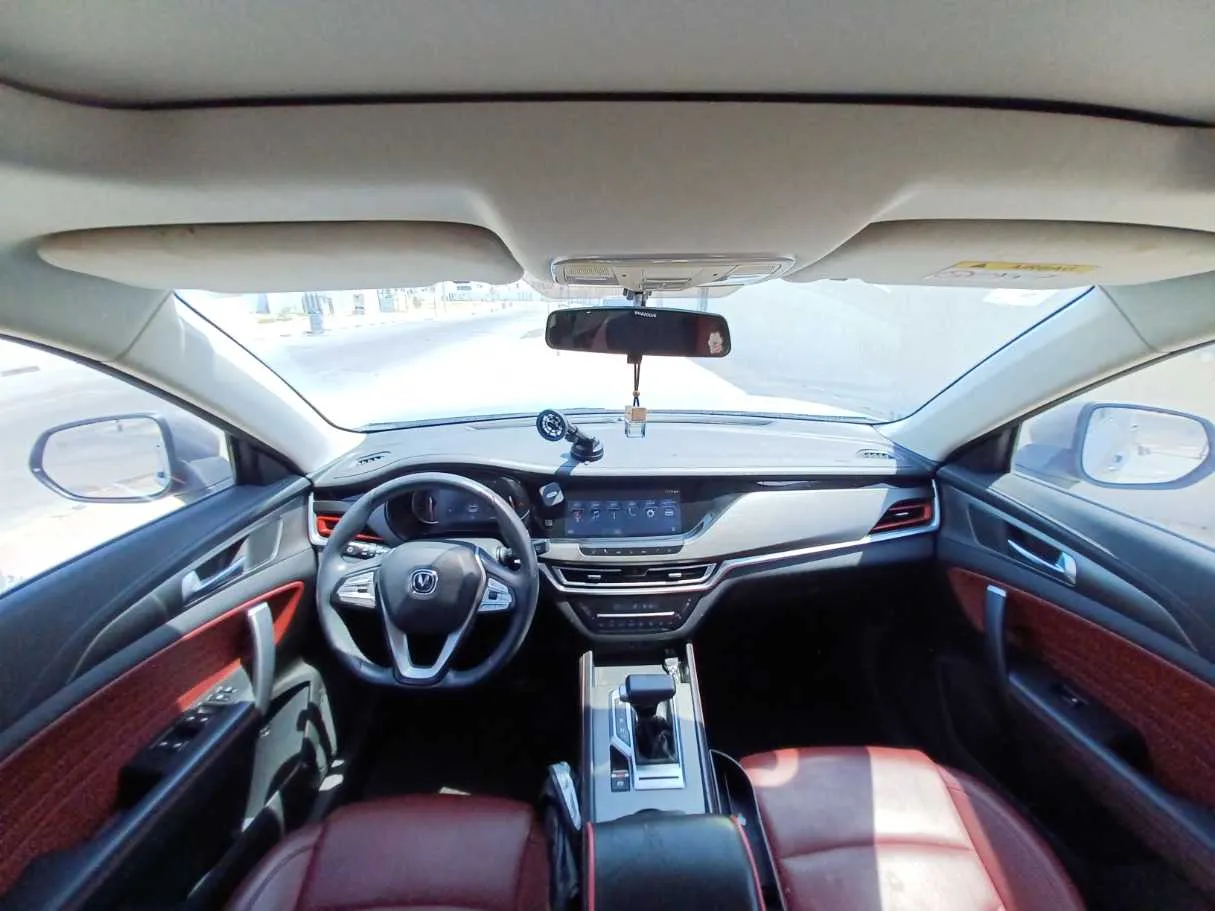 Car image 13