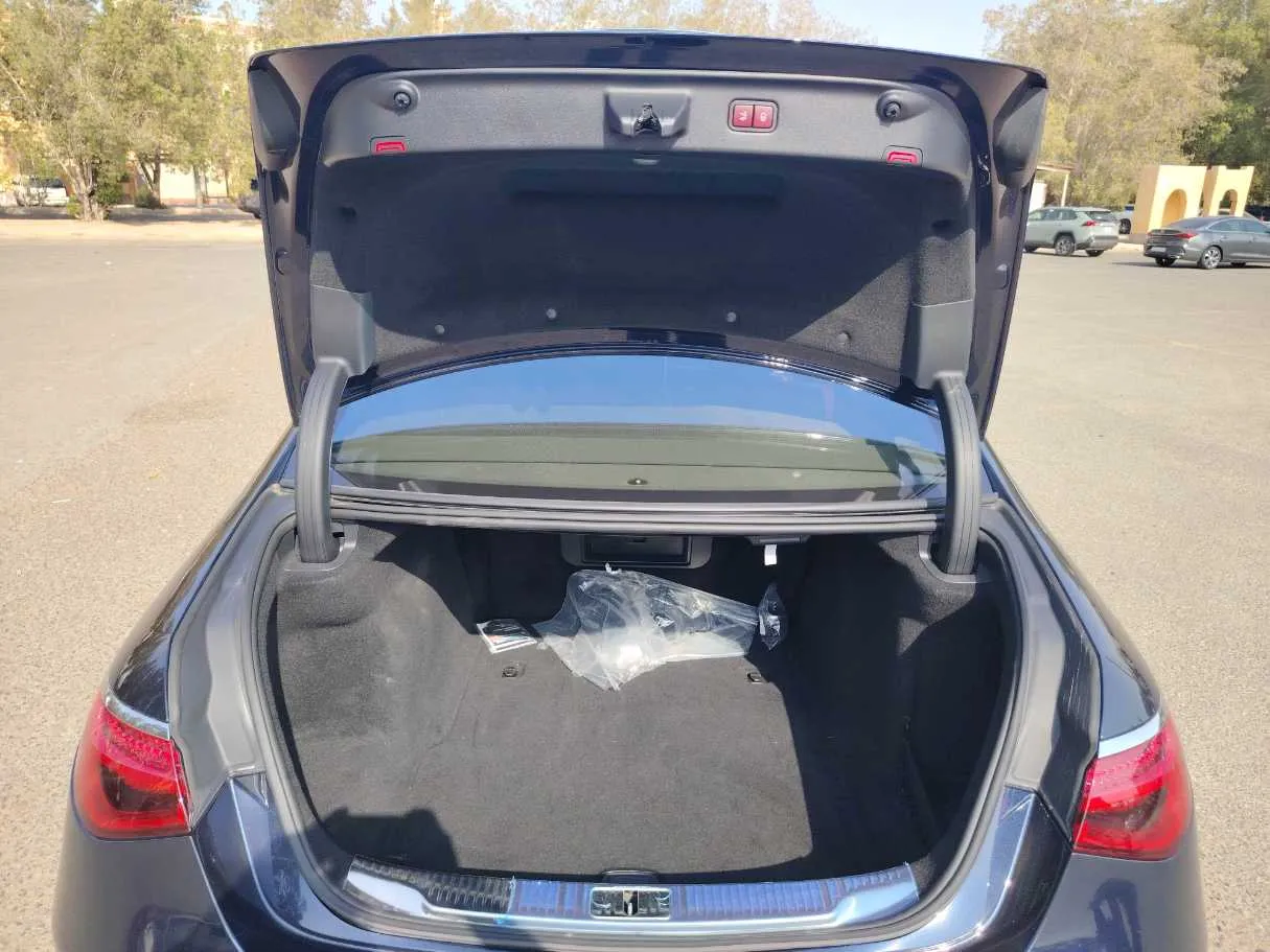 Car image 24