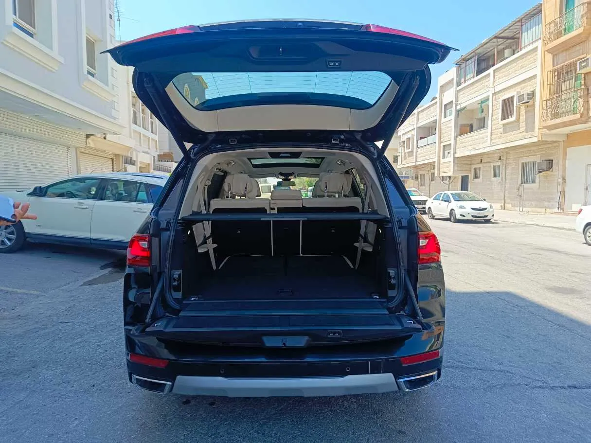 Car image 33