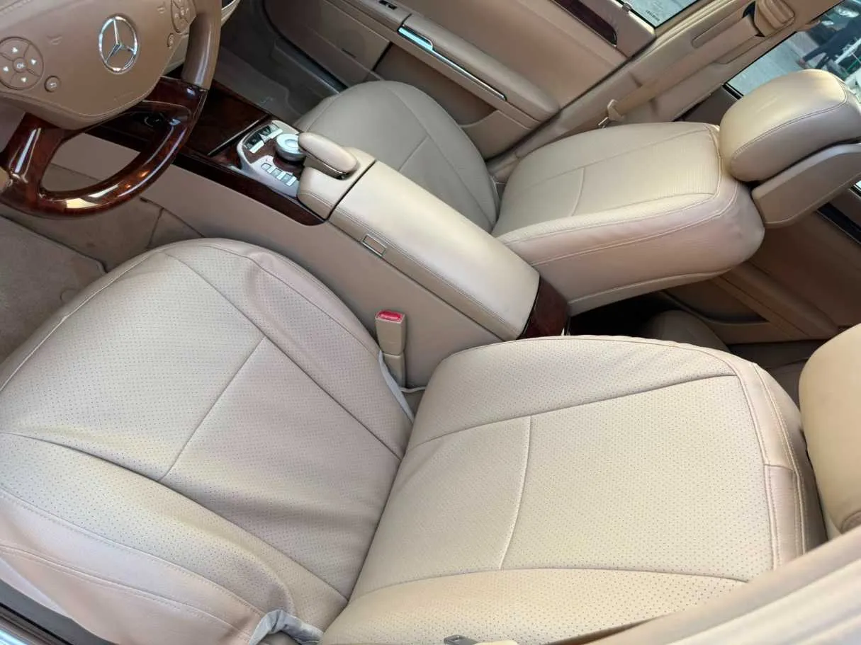 Car image 20