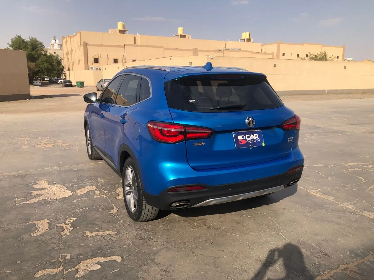 Car image 7