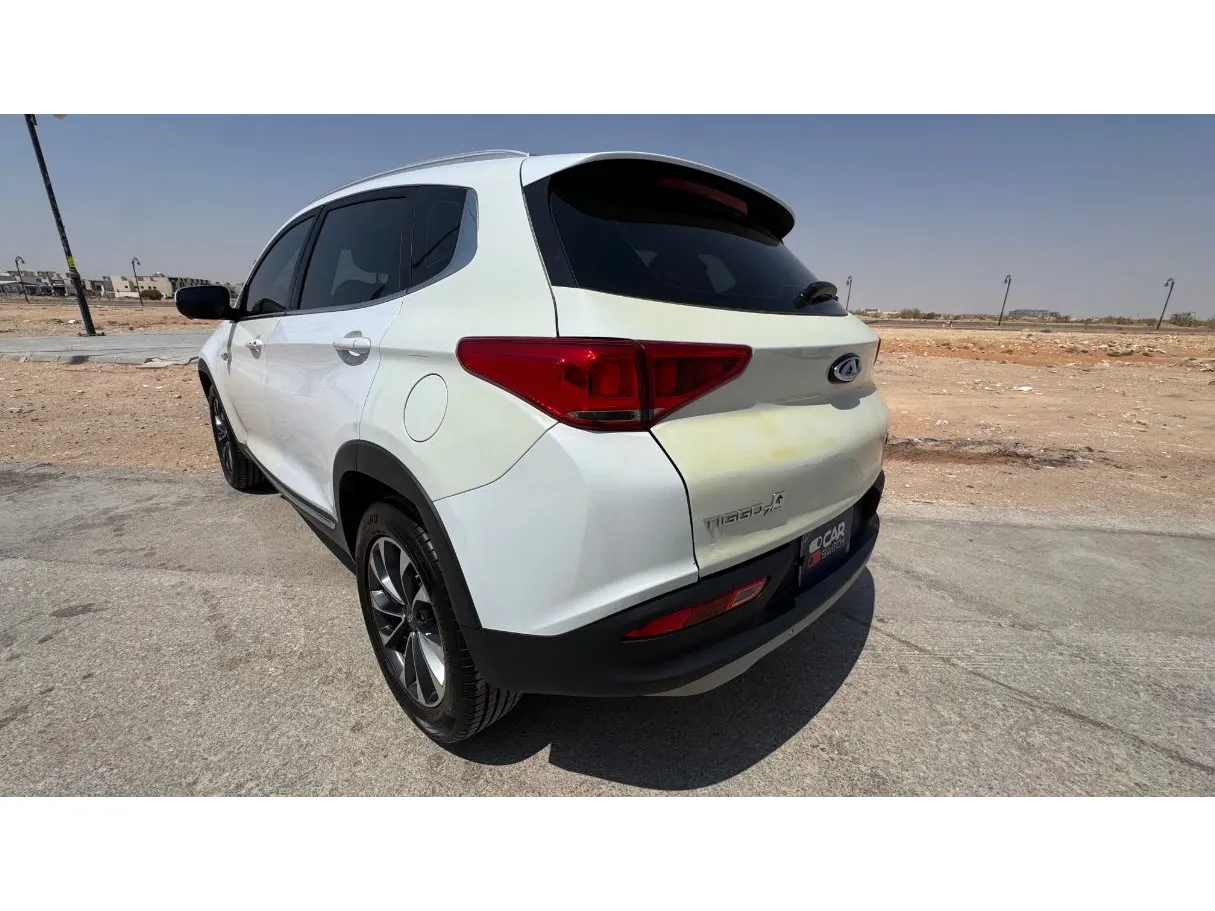 Car image 7
