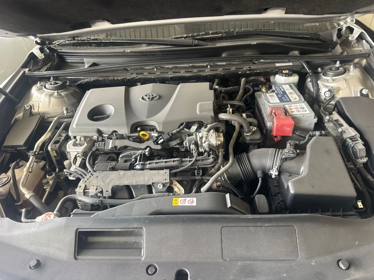 Car image 19
