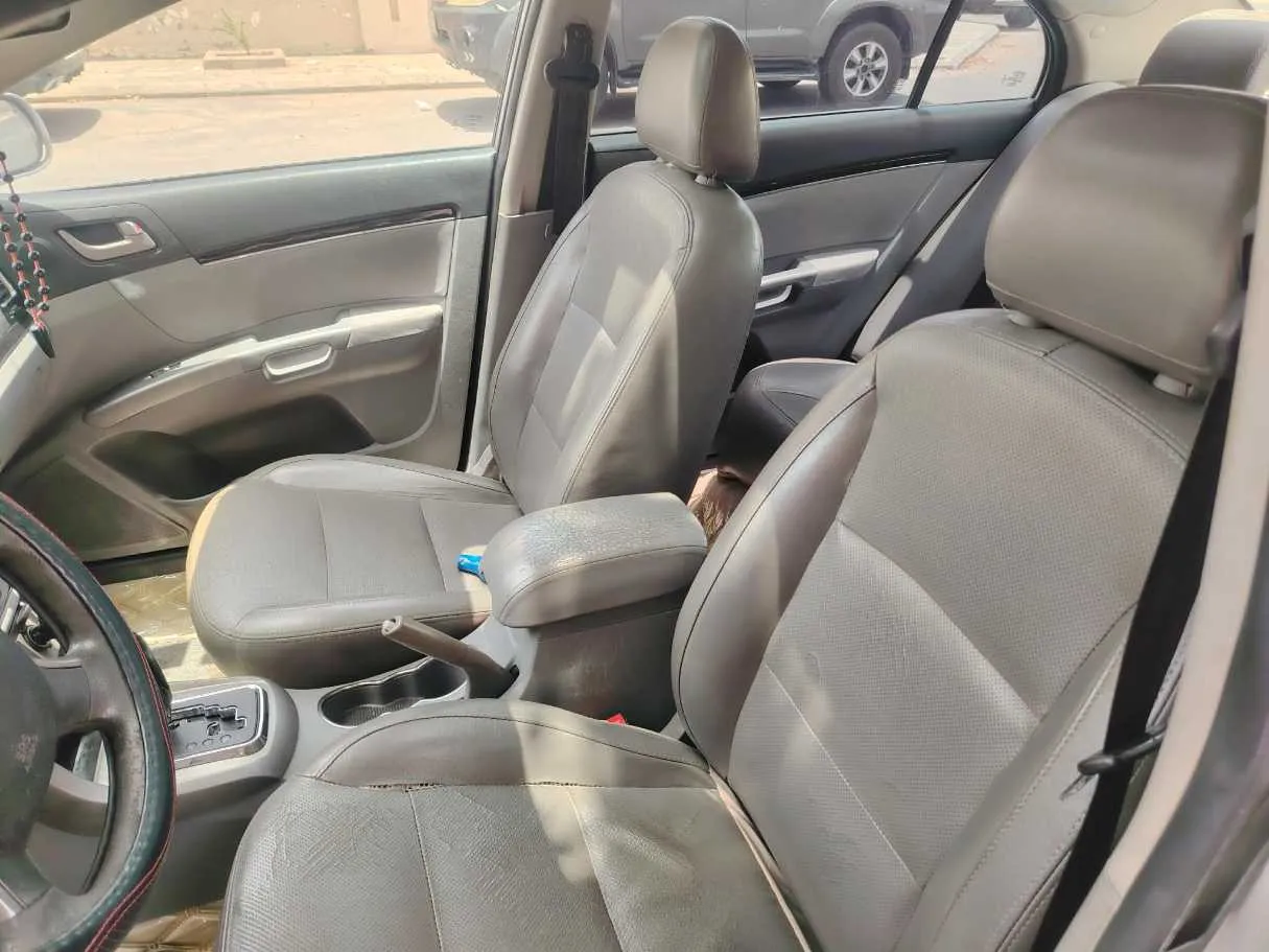 Car image 15