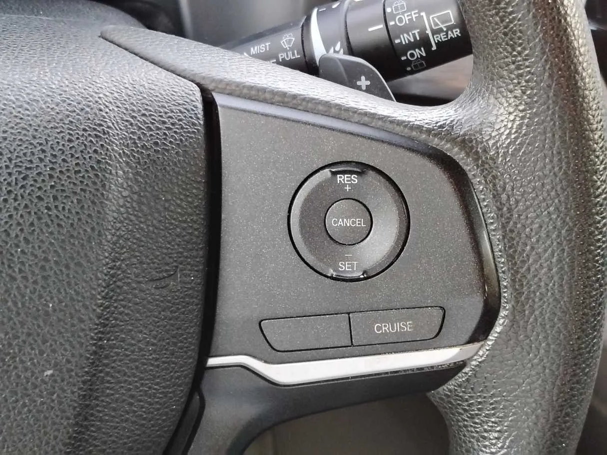 Car image 26