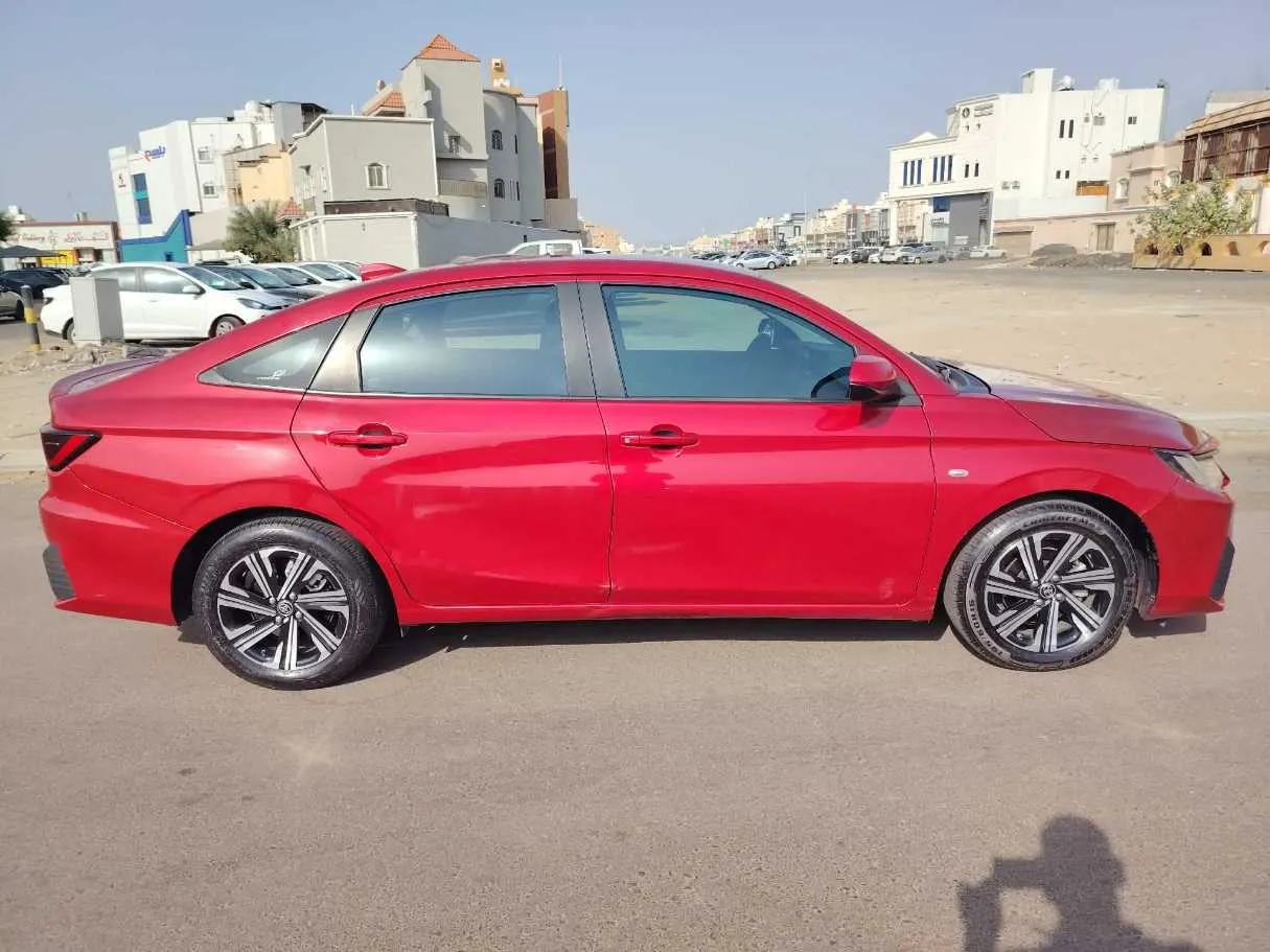 Car image 4