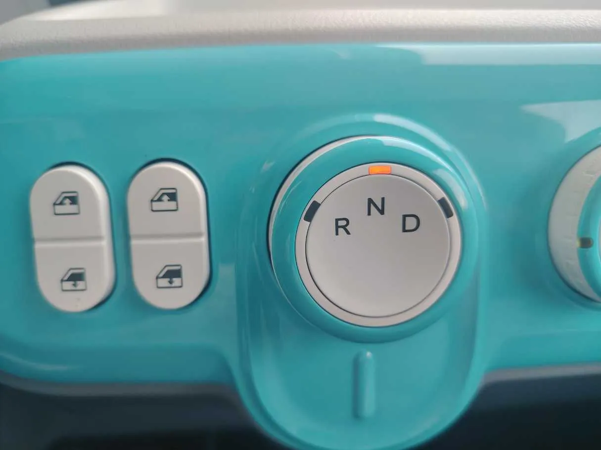 Car image 16