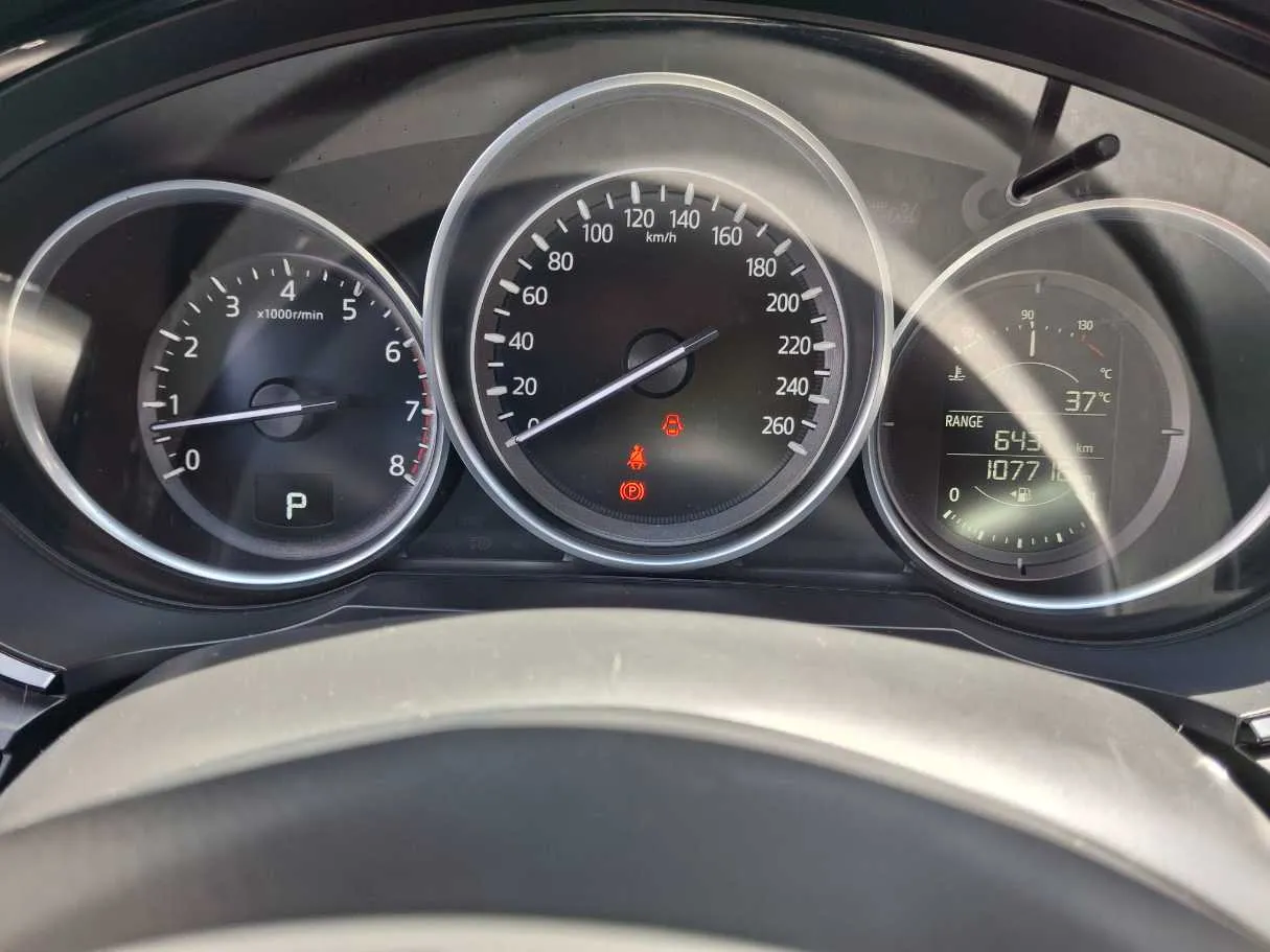 Car image 18