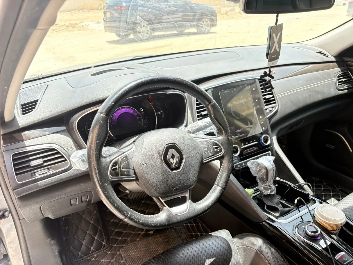 Car image 11