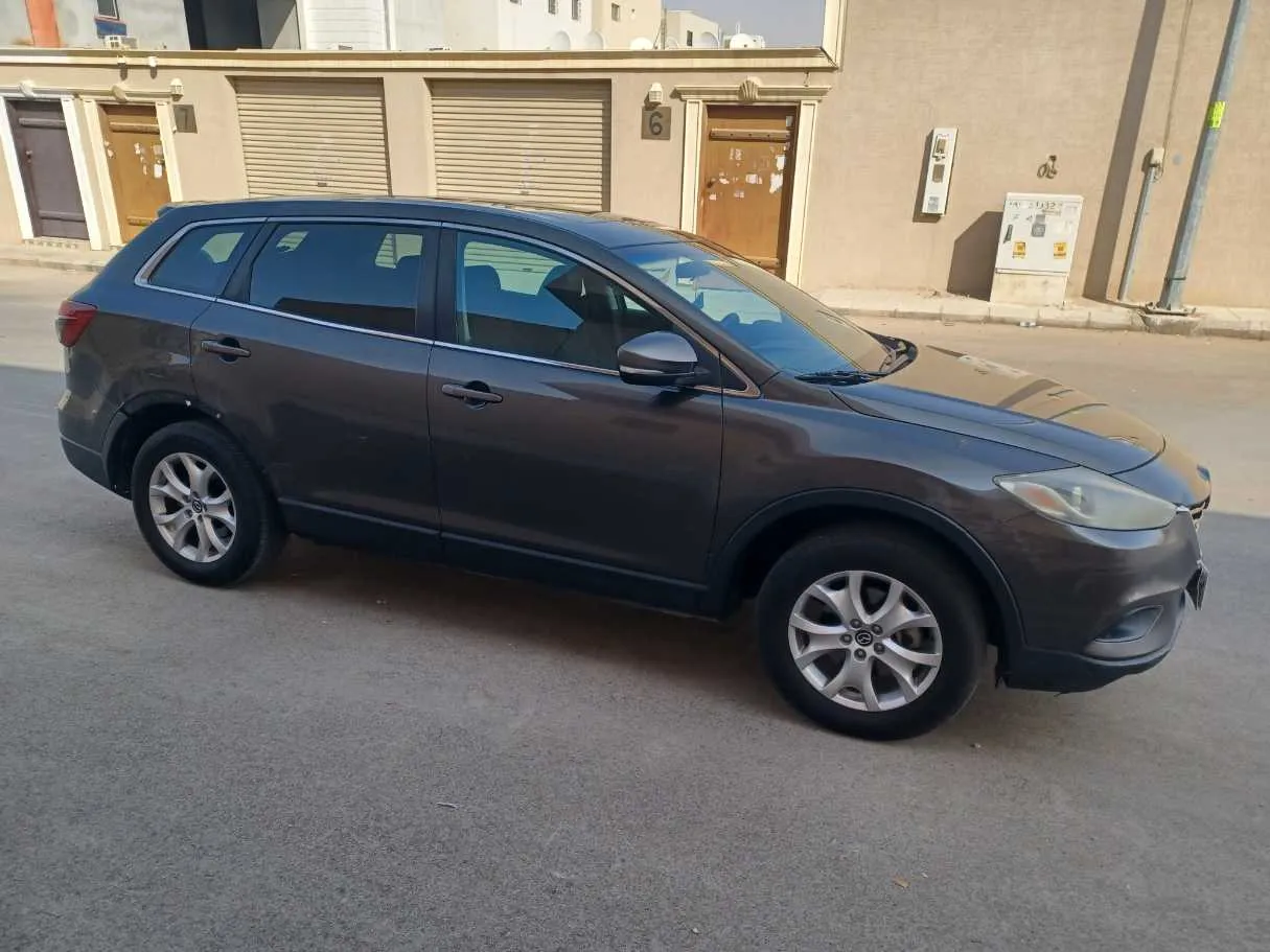Car image 4