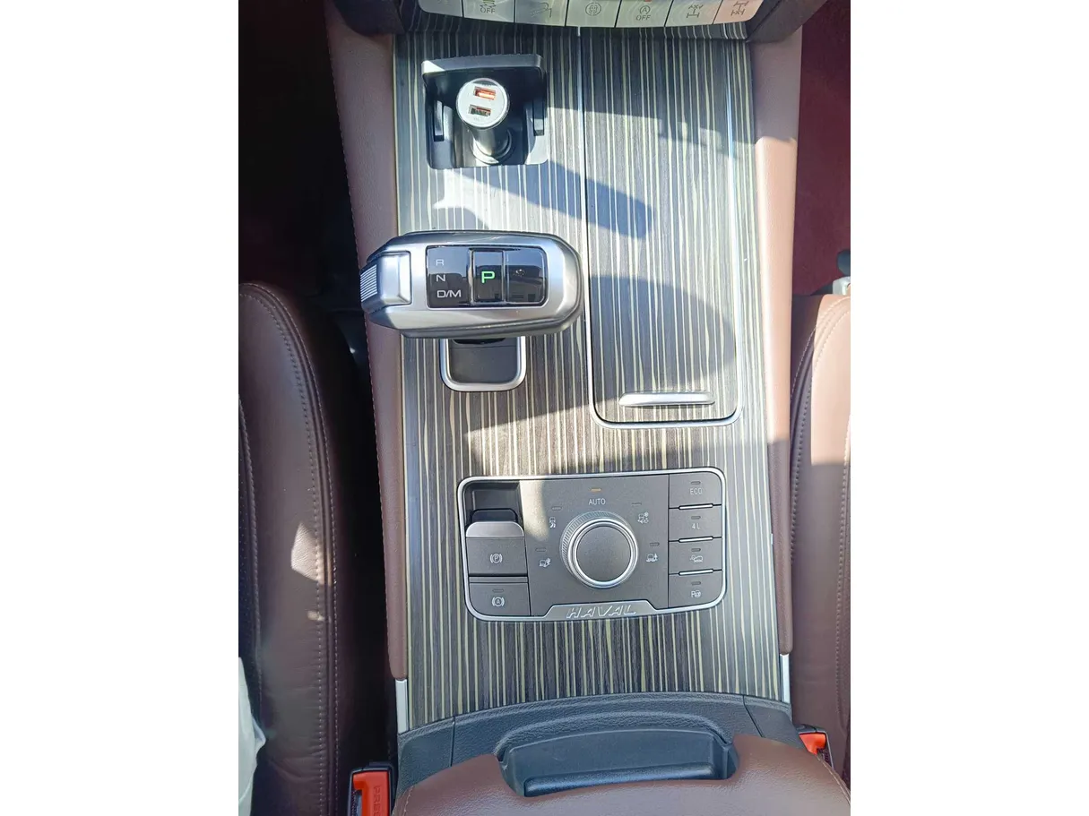 Car image 24