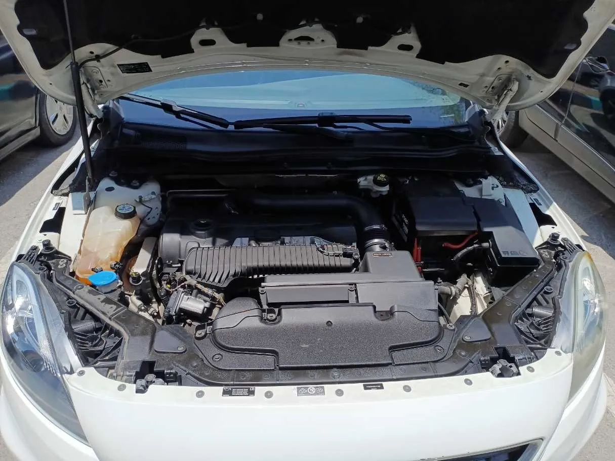 Car image 23