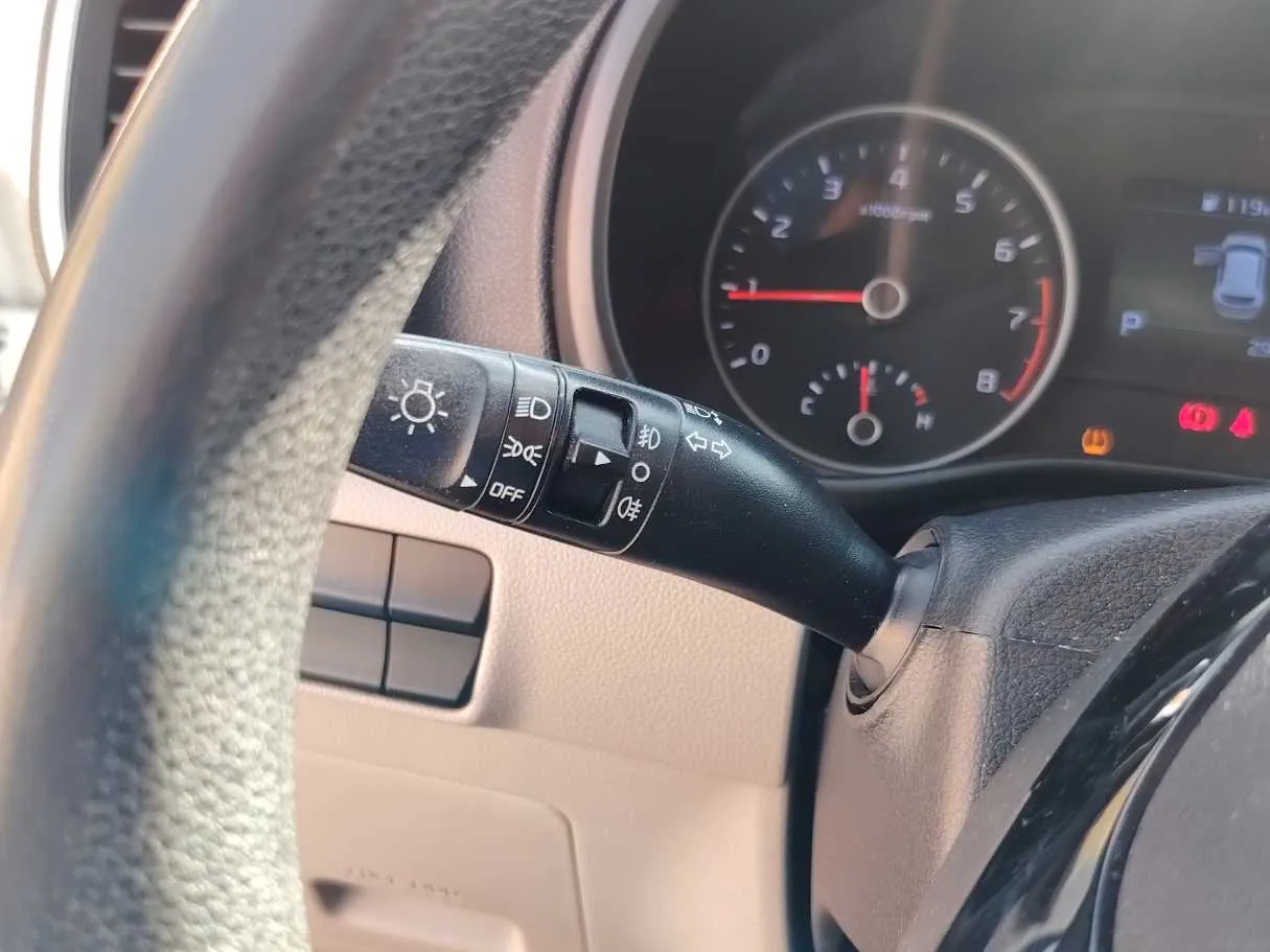 Car image 29