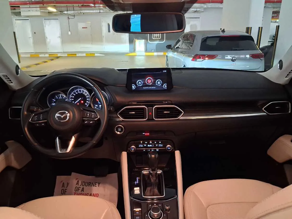 Car image 14