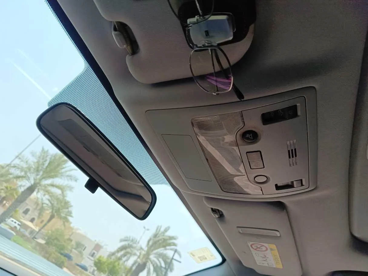 Car image 29