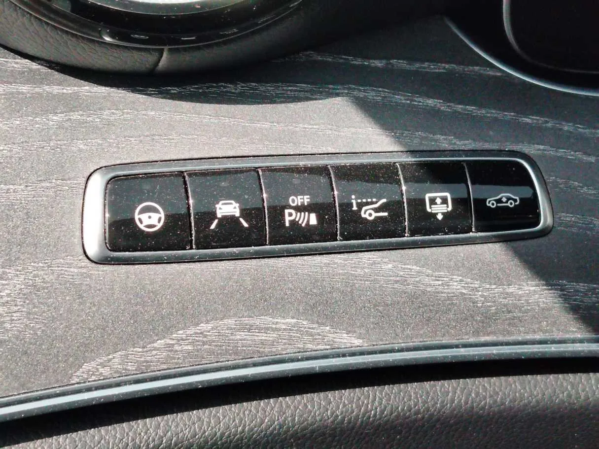 Car image 33