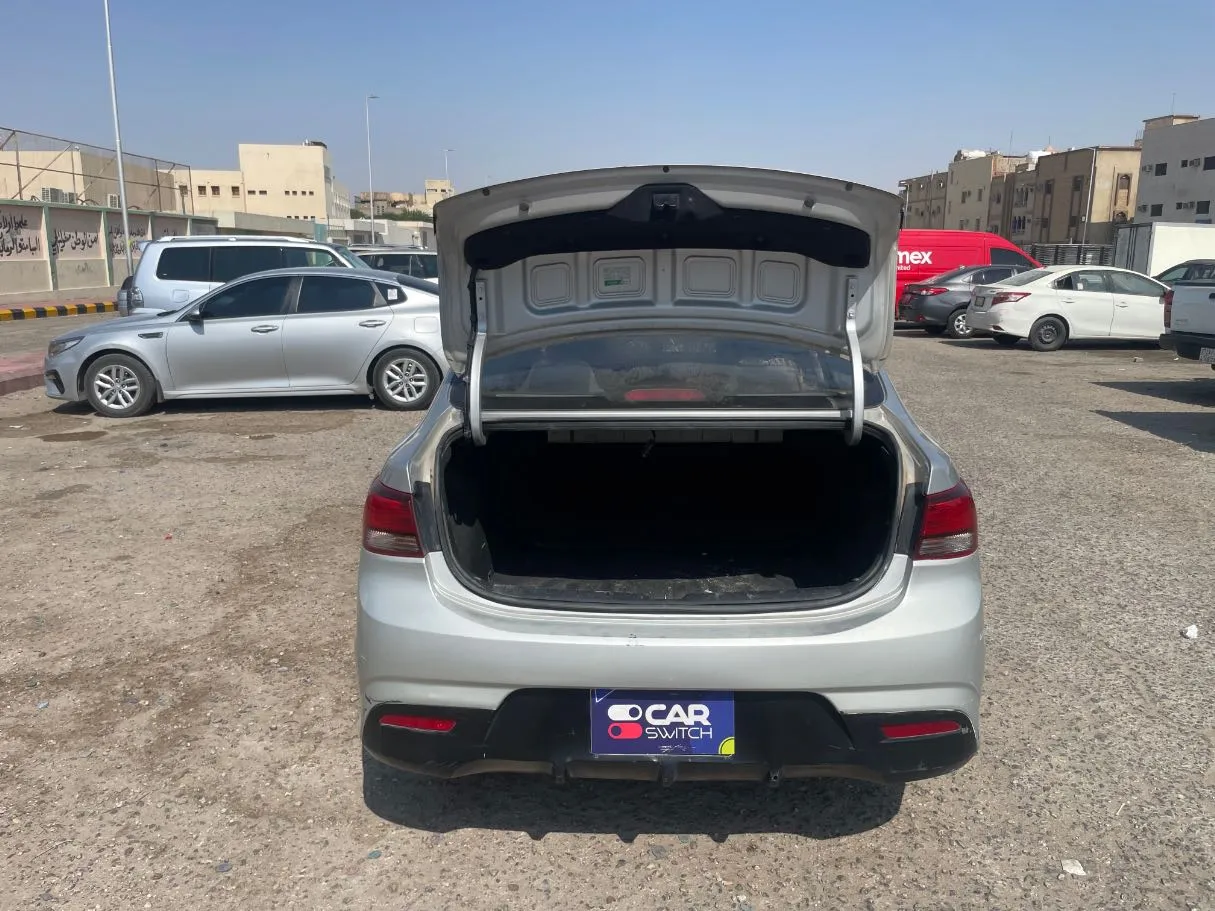 Car image 20