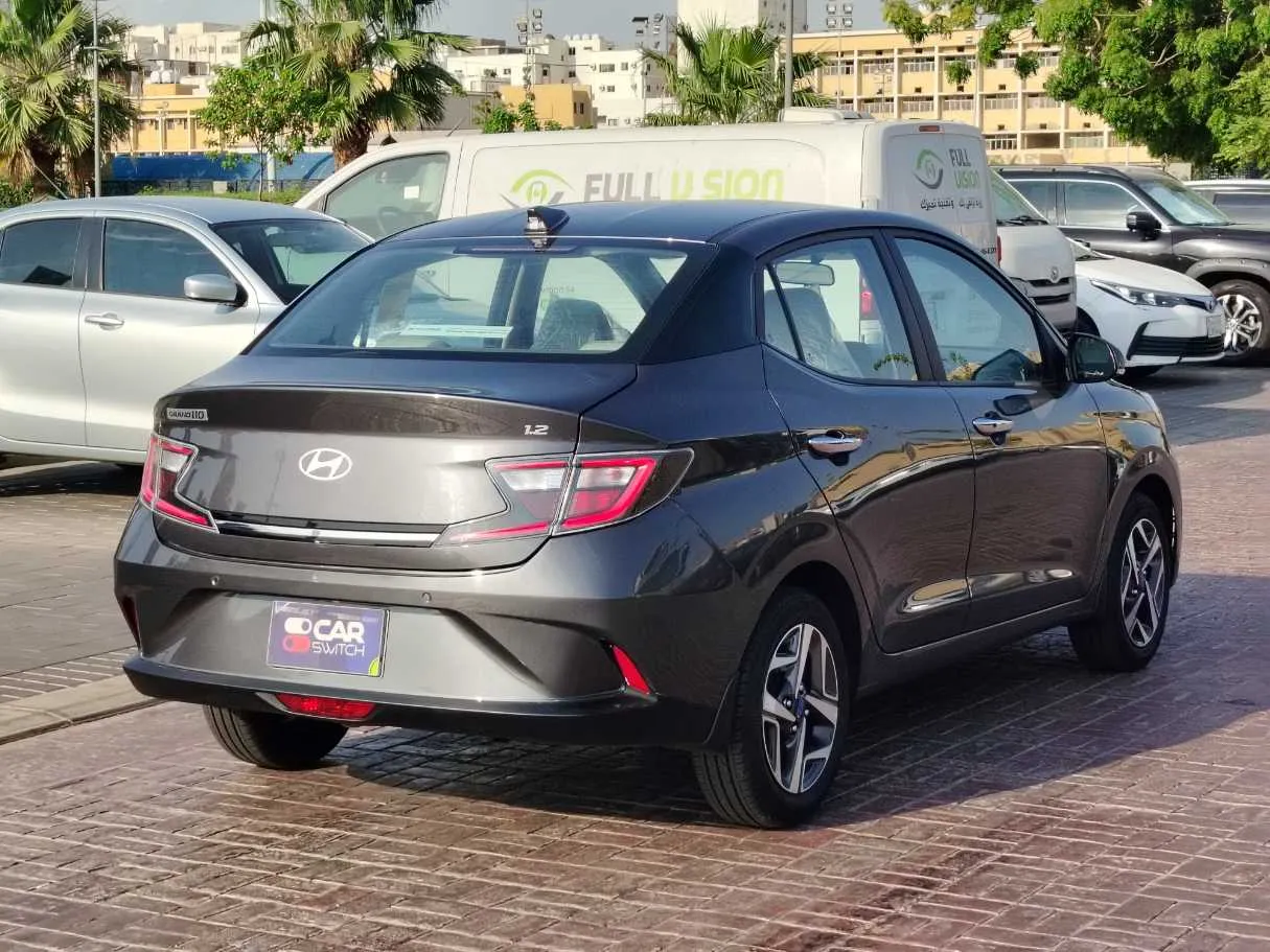 Car image 5
