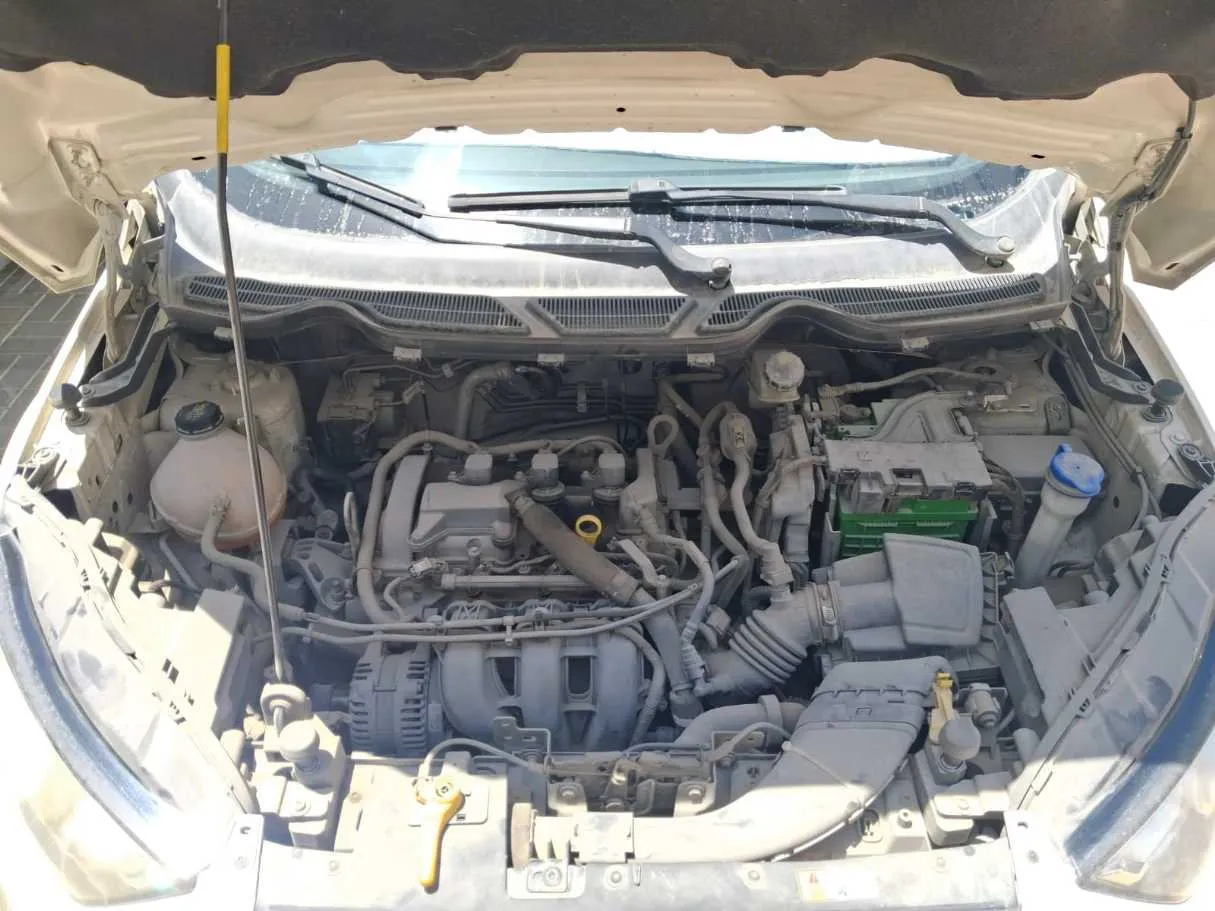 Car image 15