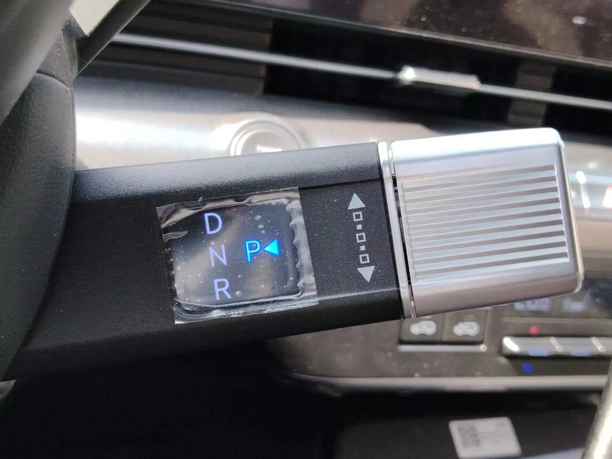 Car image 26