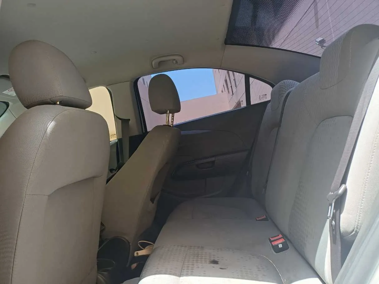 Car image 13