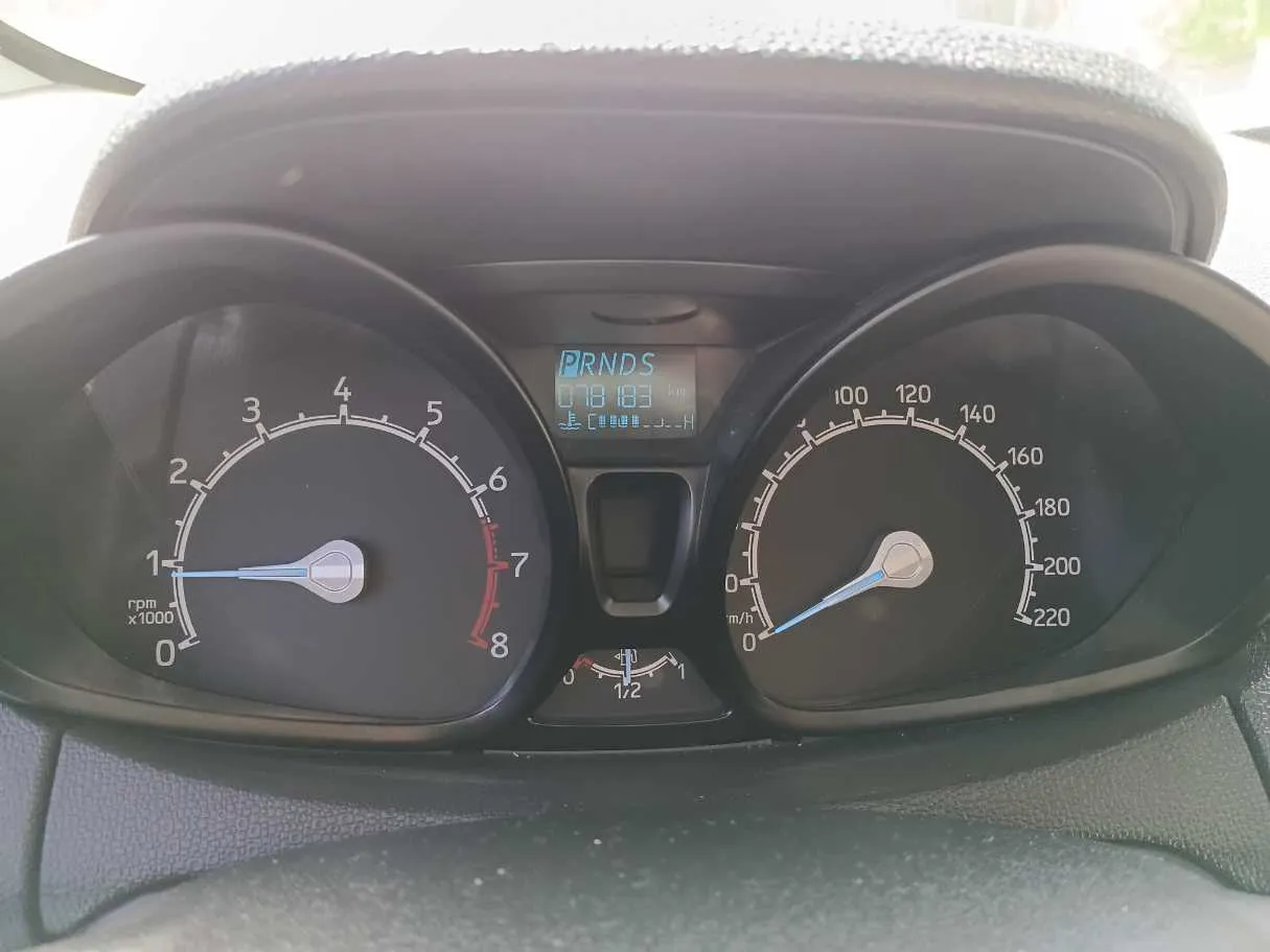 Car image 18