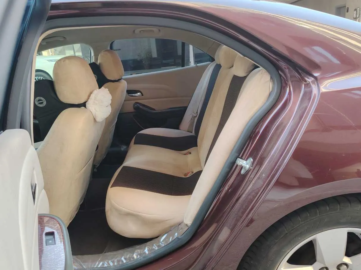 Car image 15