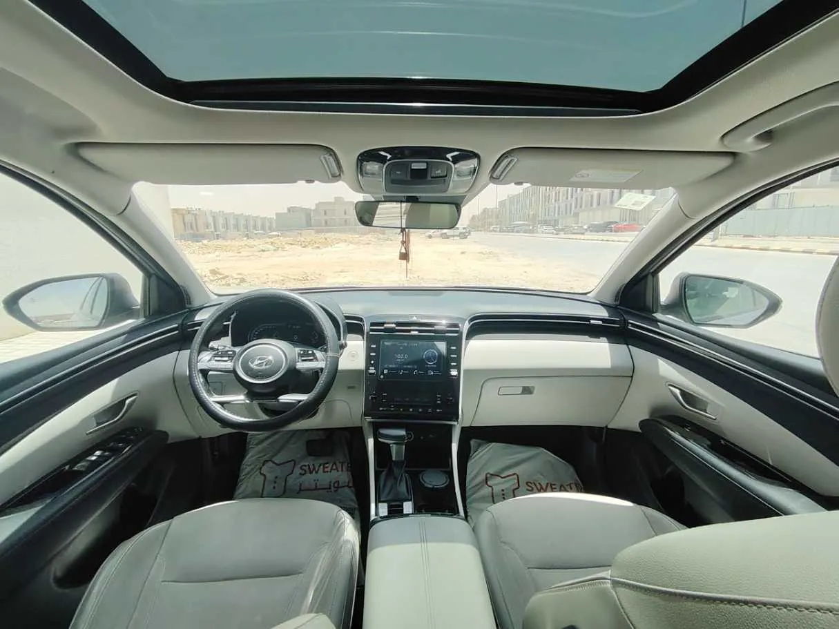 Car image 17