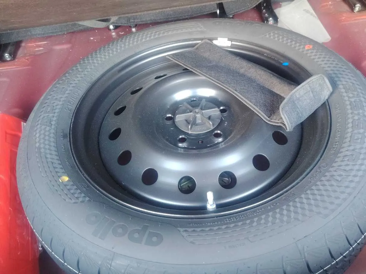 Car image 37