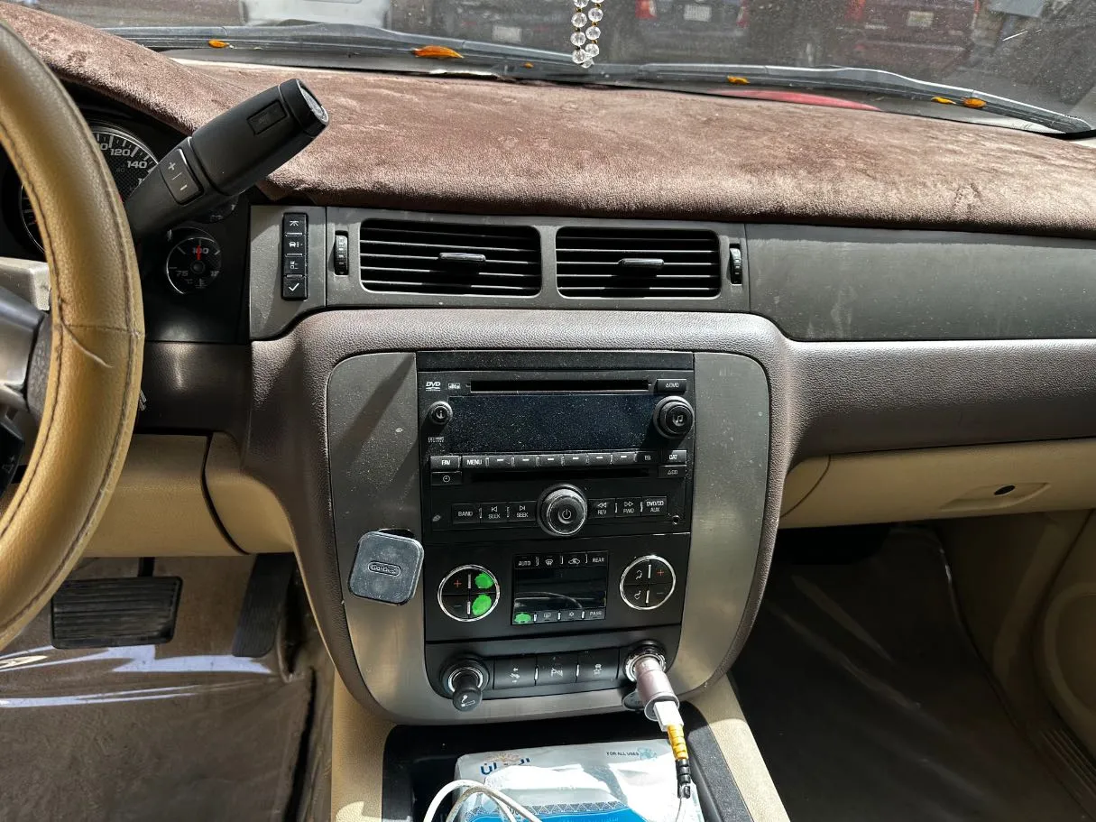 Car image 19