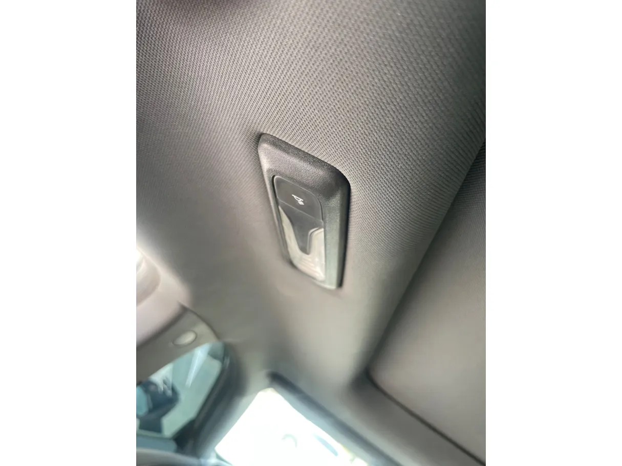 Car image 27