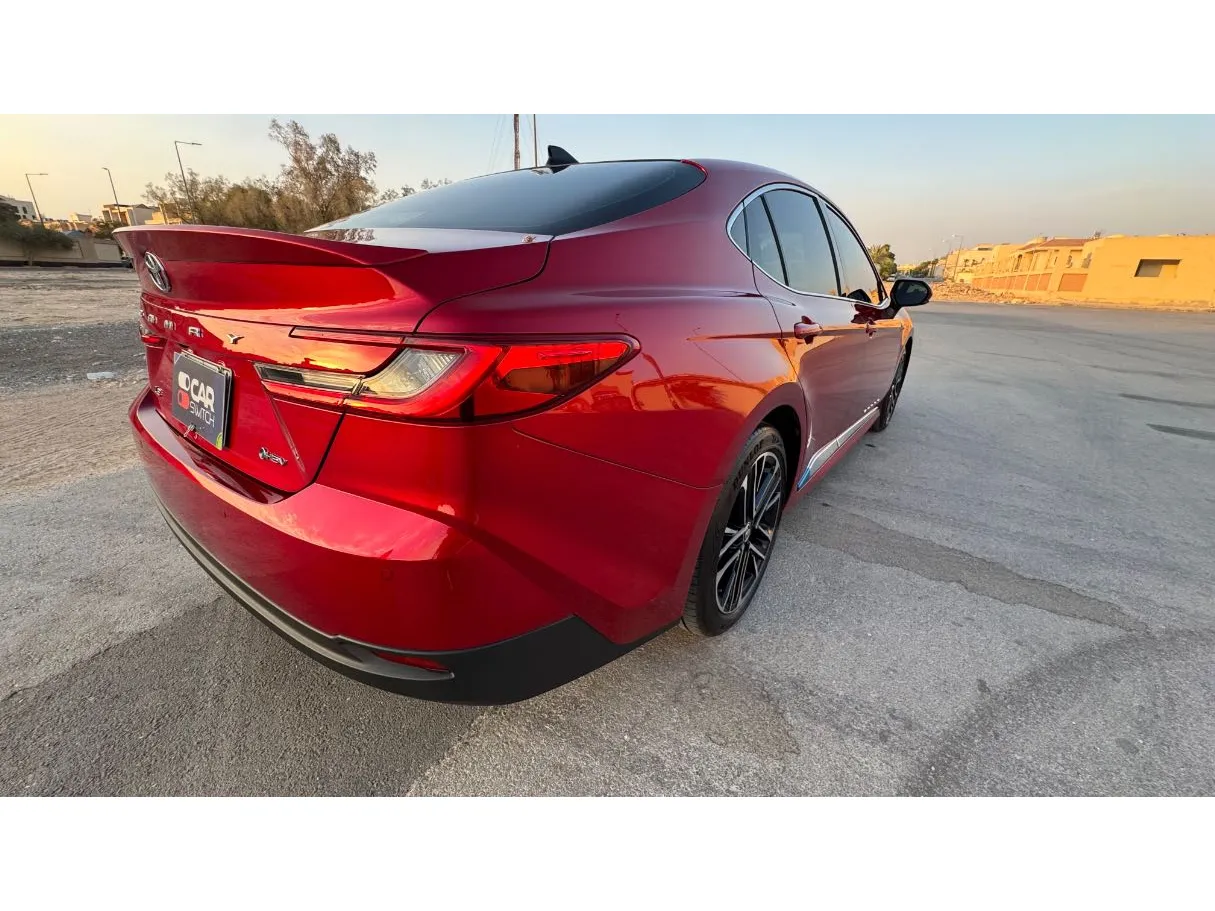 Car image 5