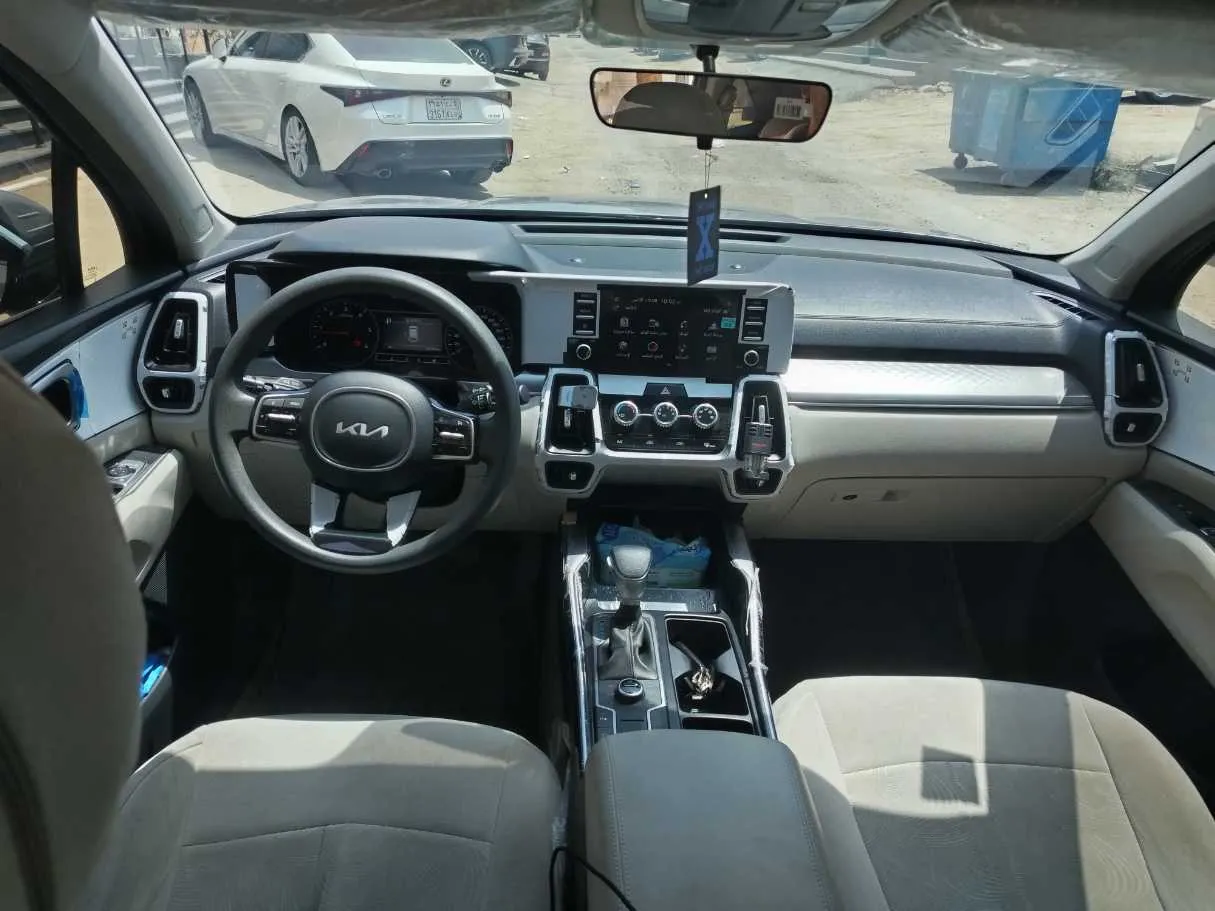 Car image 20