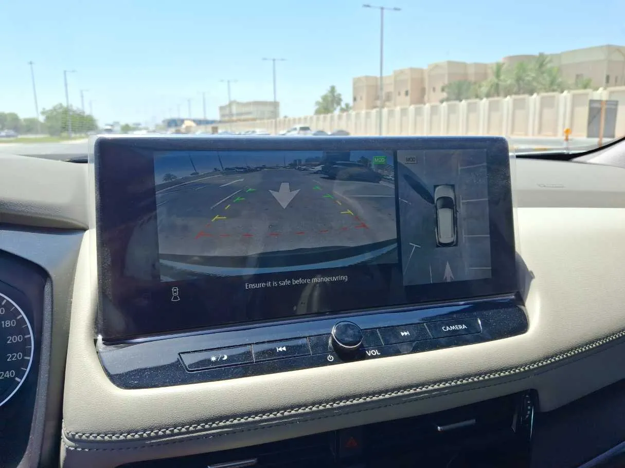 Car image 17