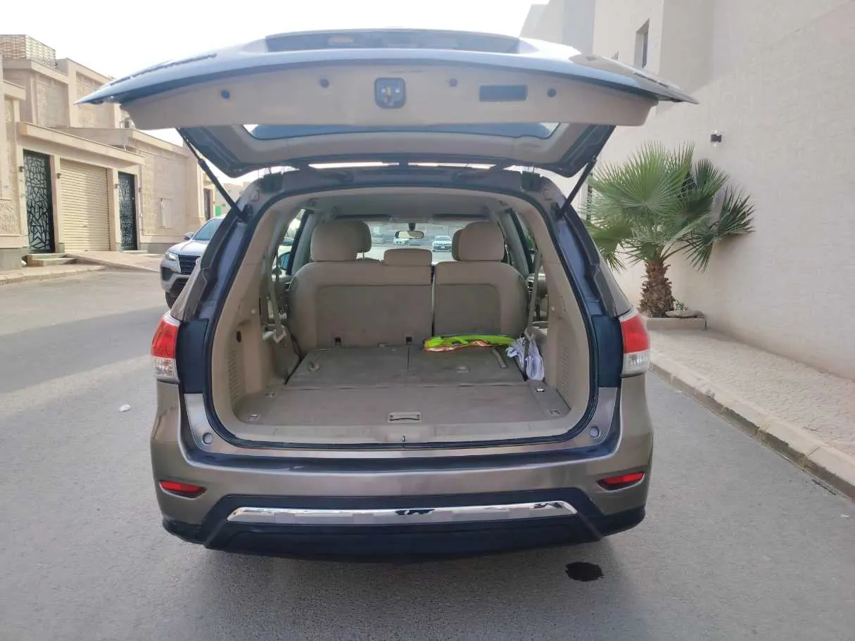 Car image 23