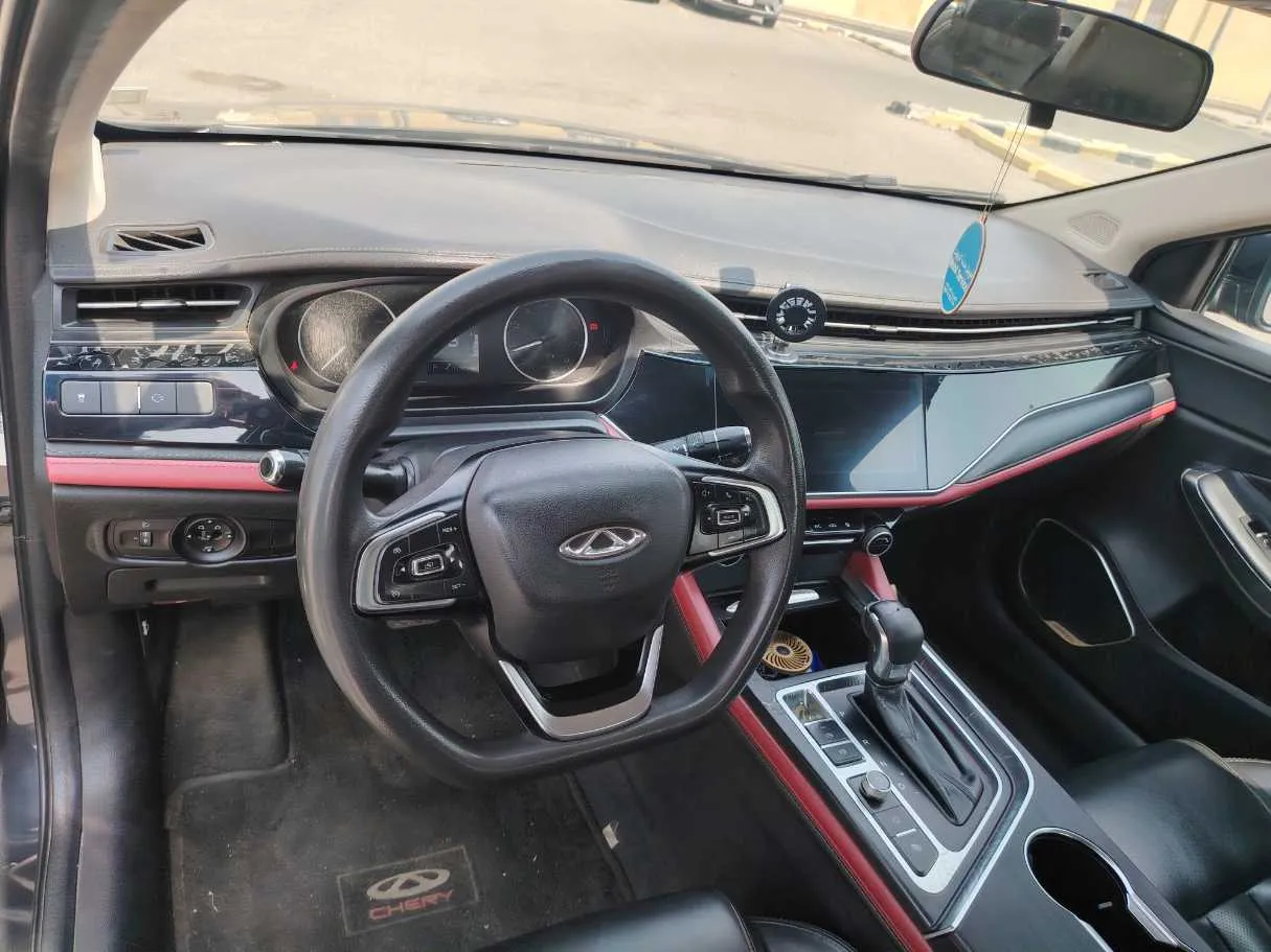 Car image 11