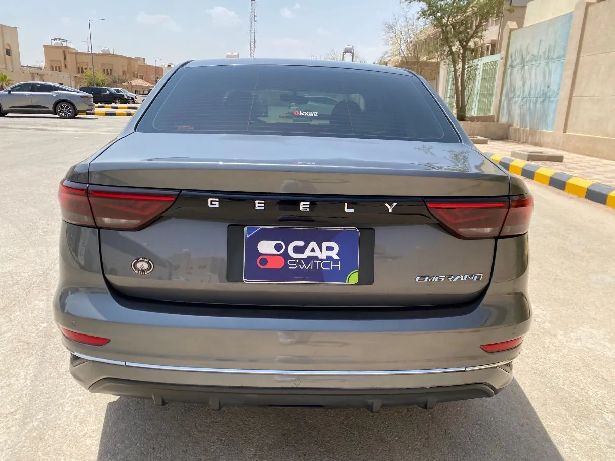 Car image 6