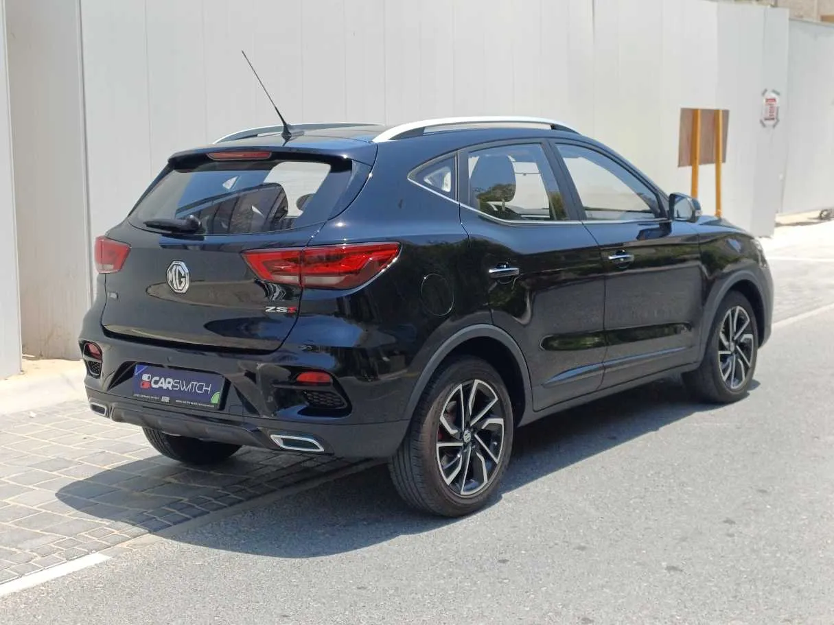 Car image 7