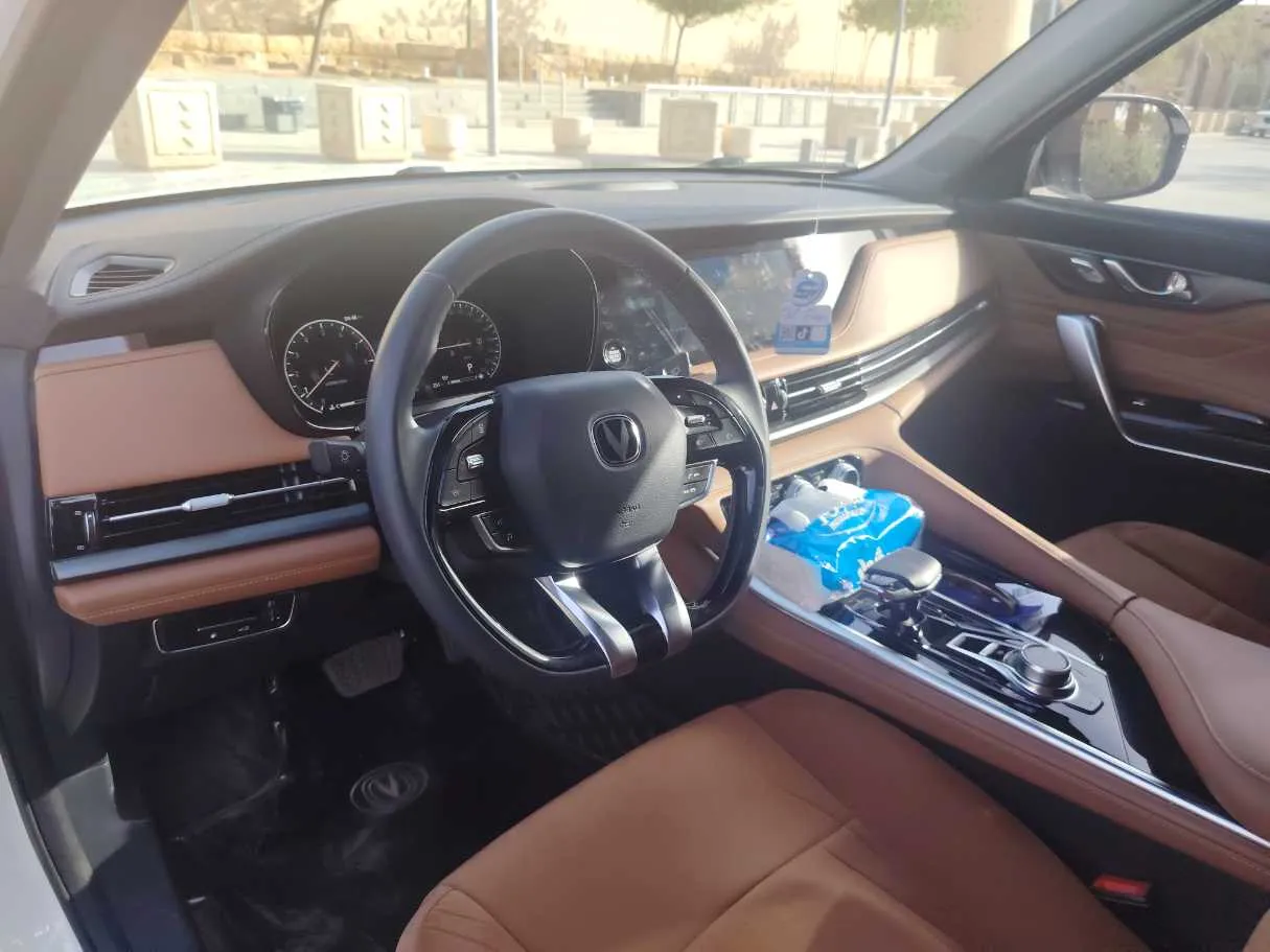 Car image 13